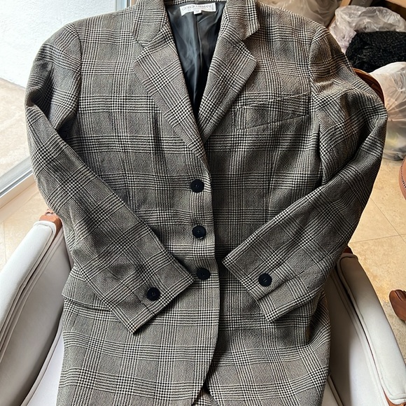 Giorgio Armani Tweed Pantsuit - Picture 2 of 6